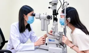 Xóa cận 5 độ kèm loạn thị cho cô gái trẻ