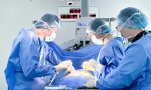 Thiếu nữ vẹo cột sống 77 độ